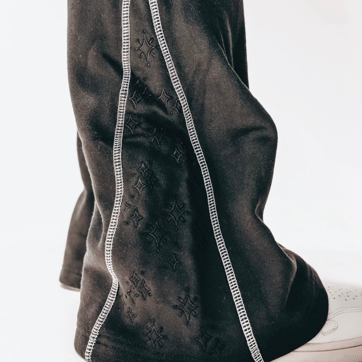 CONTRAST FLARE SWEATS (OVERSIZED)